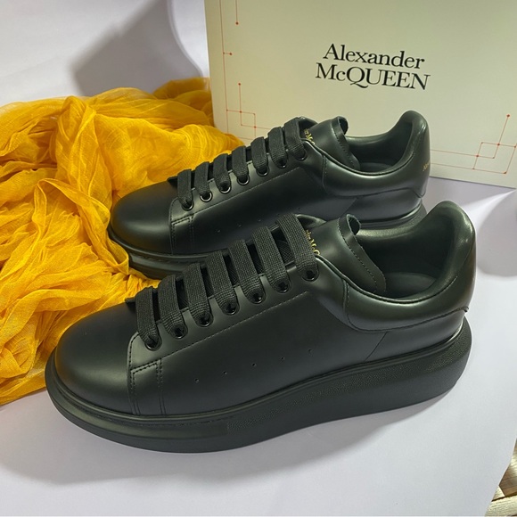 Alexander McQueen Black Leather Women´s Sneakers